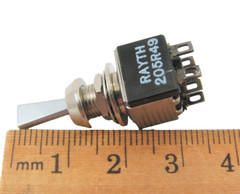 (25x) DPDT None-On-Mom (On), 5A @ 120VAC/28VDC, 2A @ 25 Flat Bat Toggle Switch