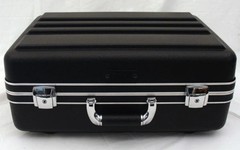 181307 – PLATT LUGGAGE – HEAVY-DUTY POLYETHYLENE CASE – Interior Dimensions (L x