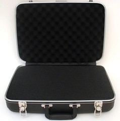 1419 – PLATT LUGGAGE – LIGHT-DUTY ABS CASE – Interior Dimensions (L x W x D): 18