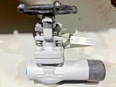Ilshin 1″ Class 800 Forged Steel Gate Valve Socket Weld A105N API 602 New Surplu